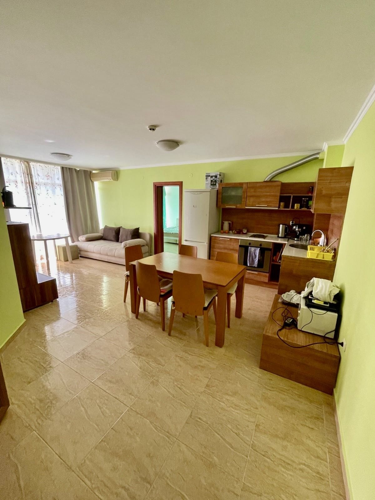 Appartamento con tre camere nel complesso „Sun Village“ a Sunny Beach