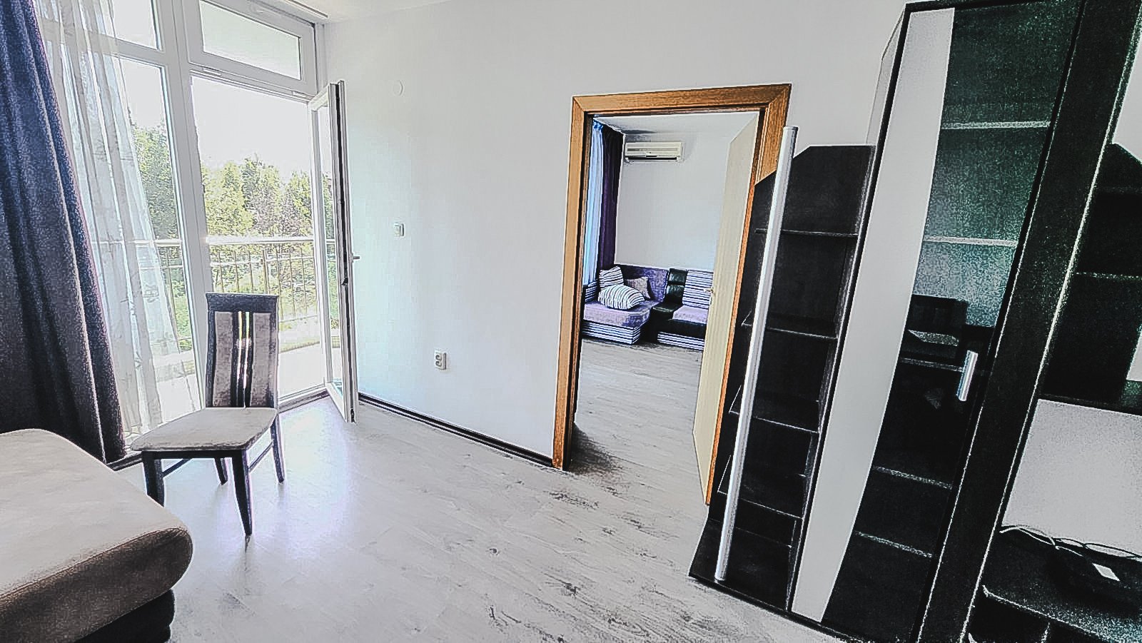 Appartamento con tre camere nel complesso Solemare a Sunny Beach con vista sulla piscina