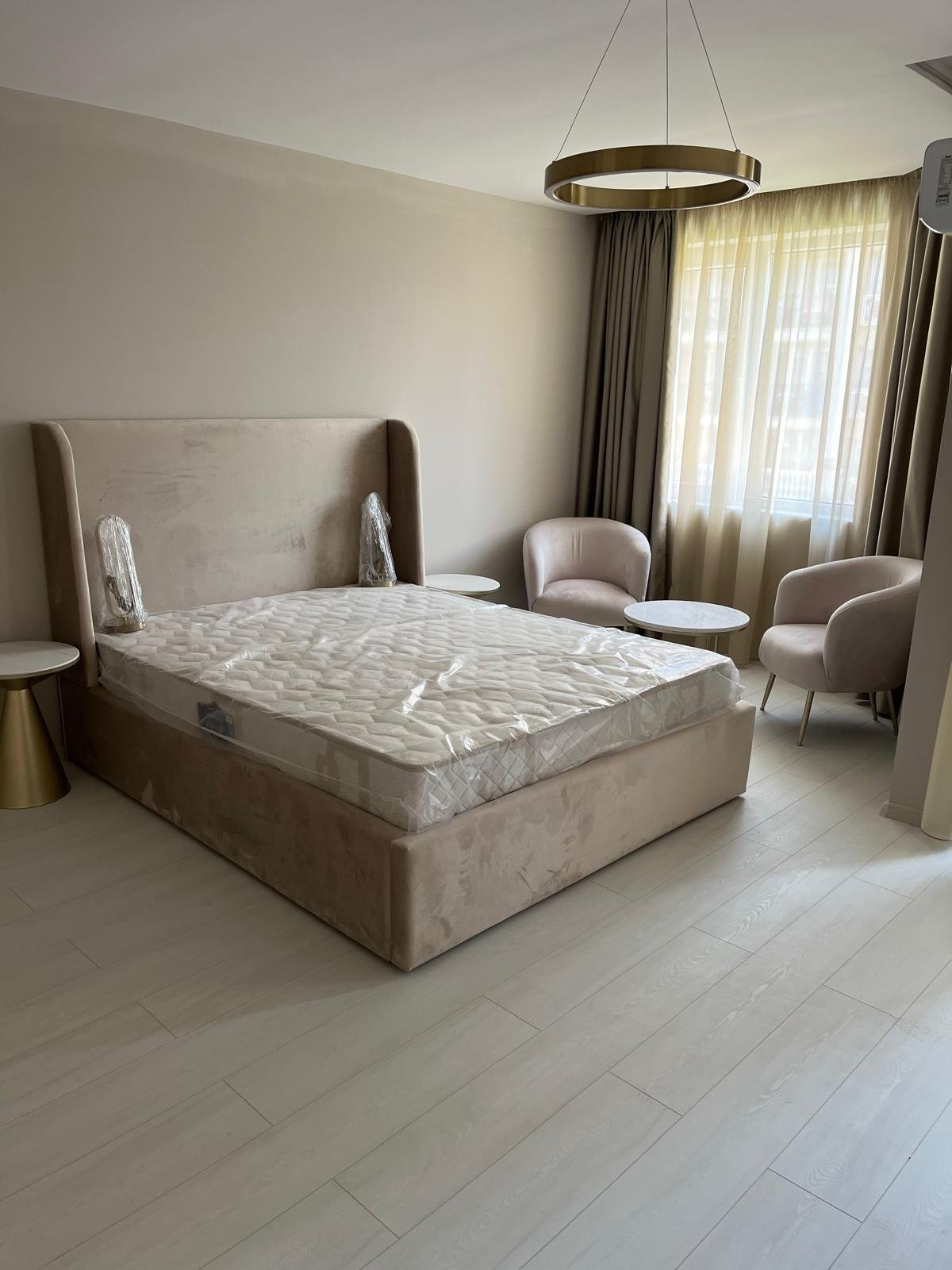 Lo studio è in allegato Jadore Secret Garden.