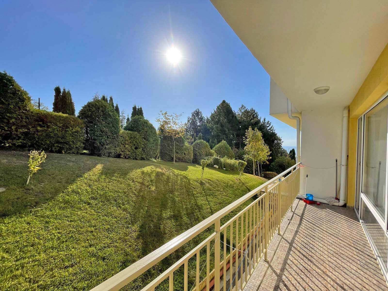 Appartamento con due camere nel complesso Crown Fort con vista sul giardino a Sveti Vlas