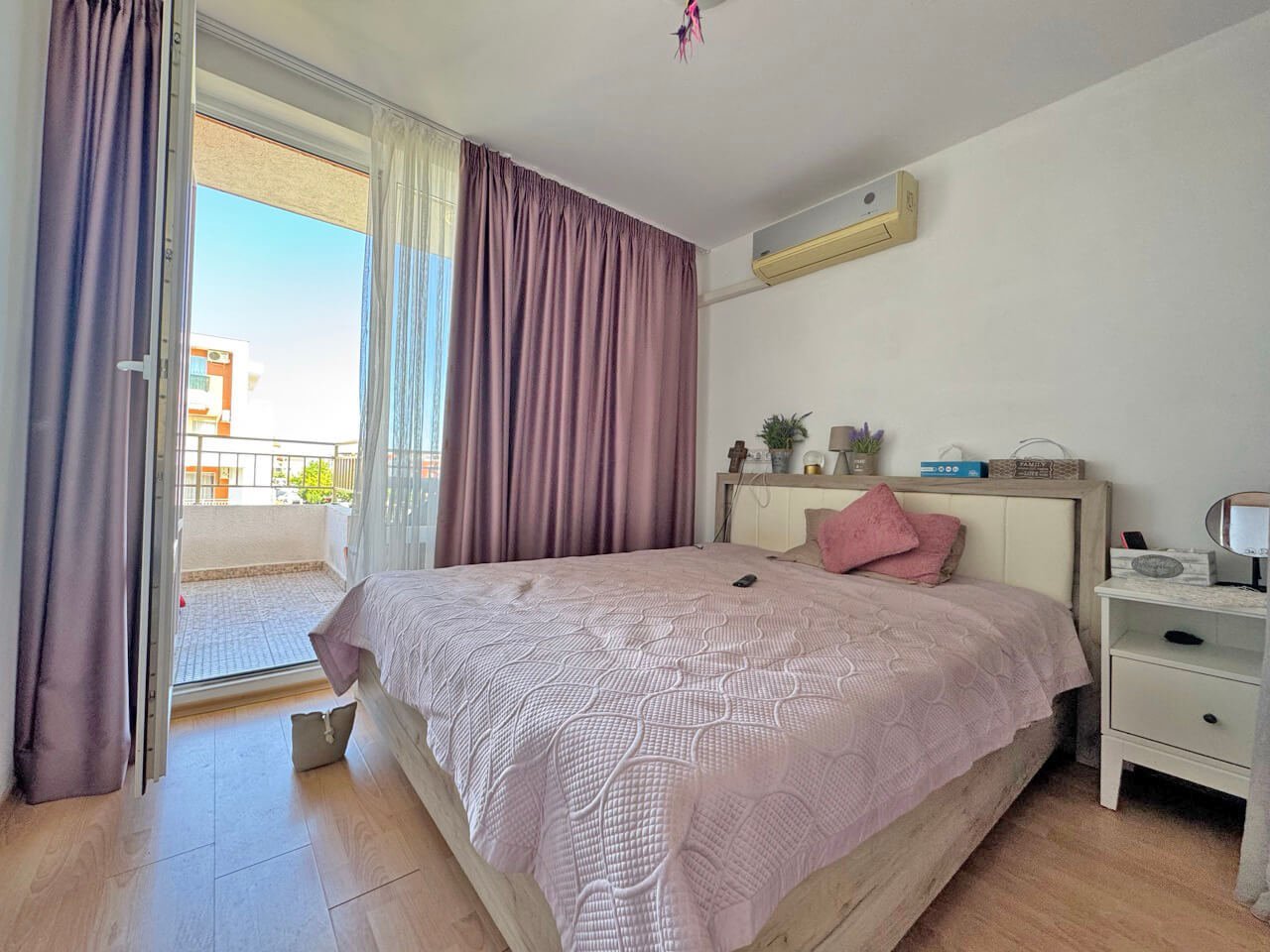 Appartamento con tre camere da letto e vista sul mare nel complesso Crown Fort a Sveti Vlas