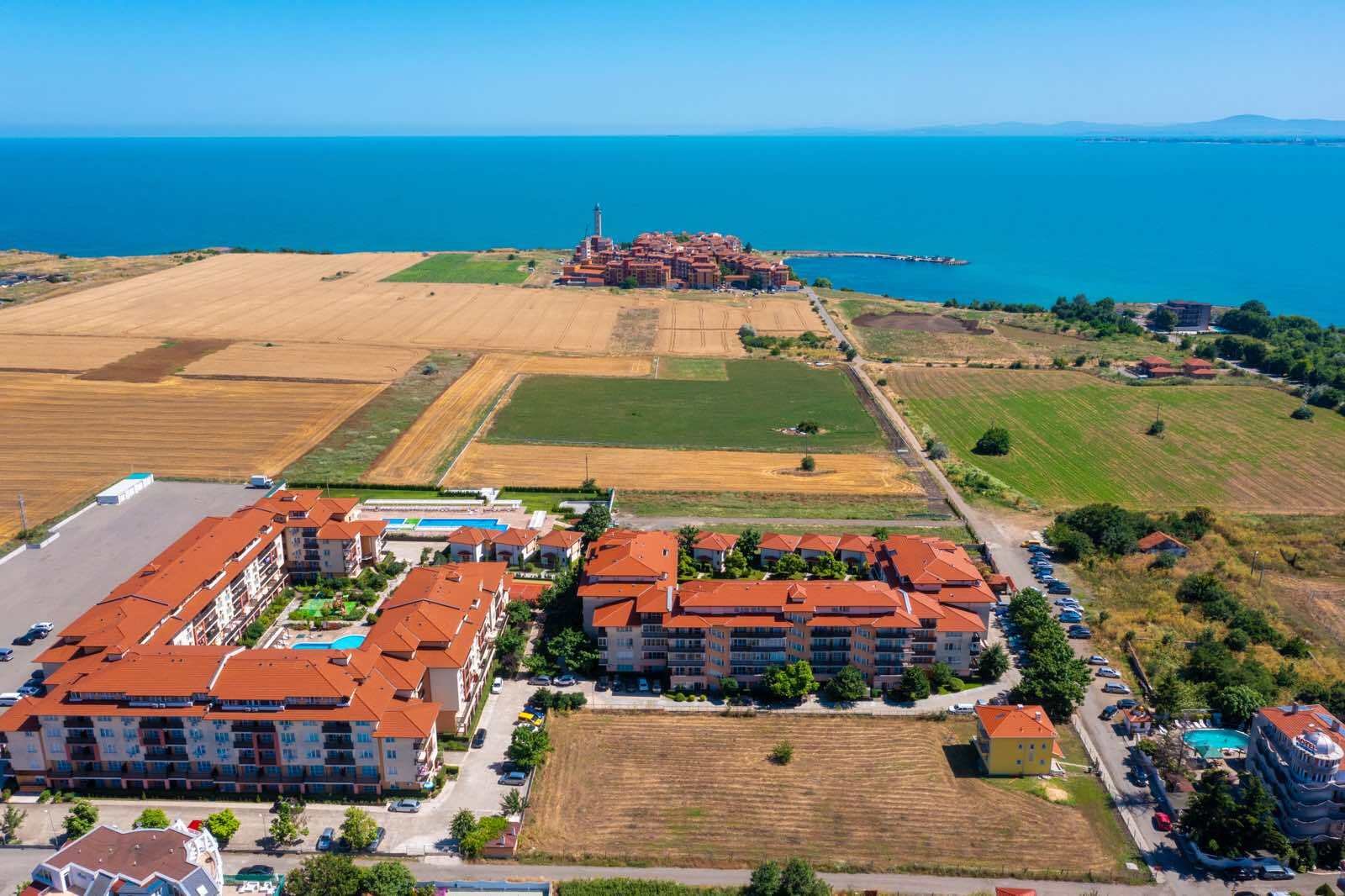 Vari diversi appartamenti di nuova costruzione nel Château Park Aheloy in Bulgaria.