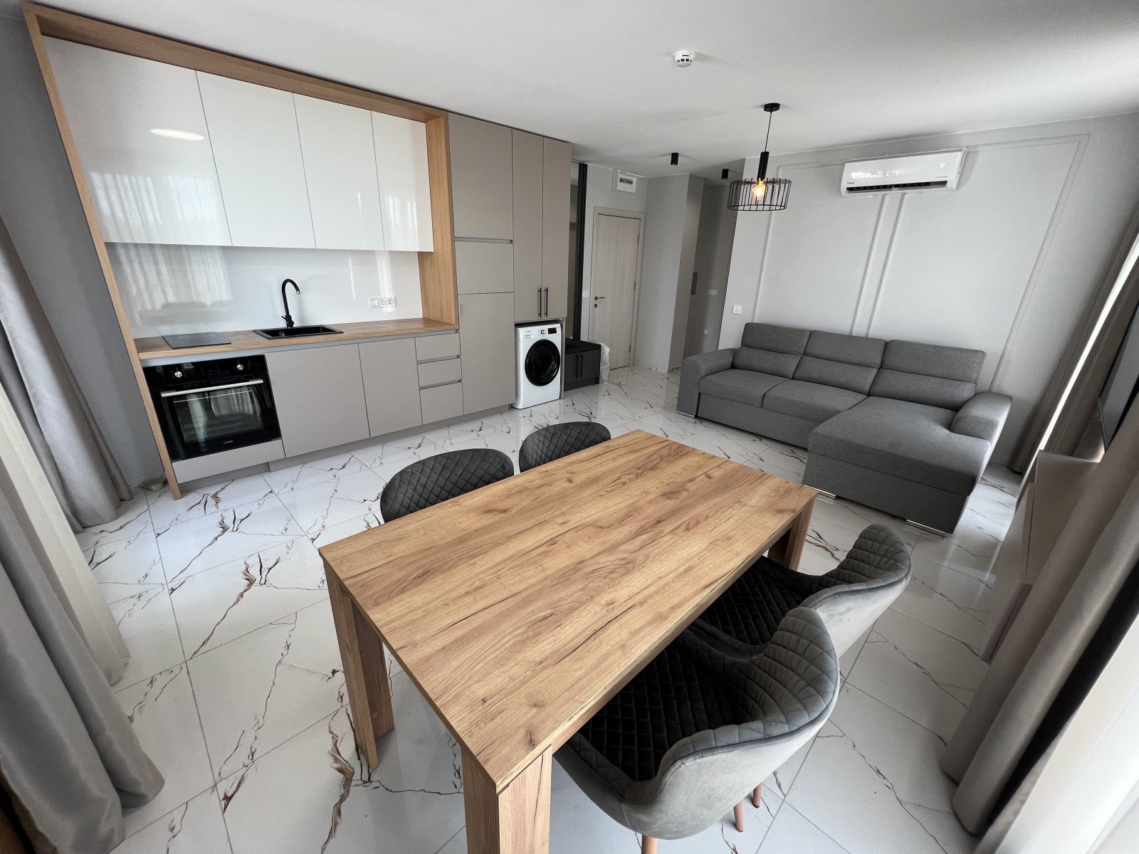 Sunny Beach: Appartamento con due camere nel complesso Emilia Romana Park al lungomare del sole 