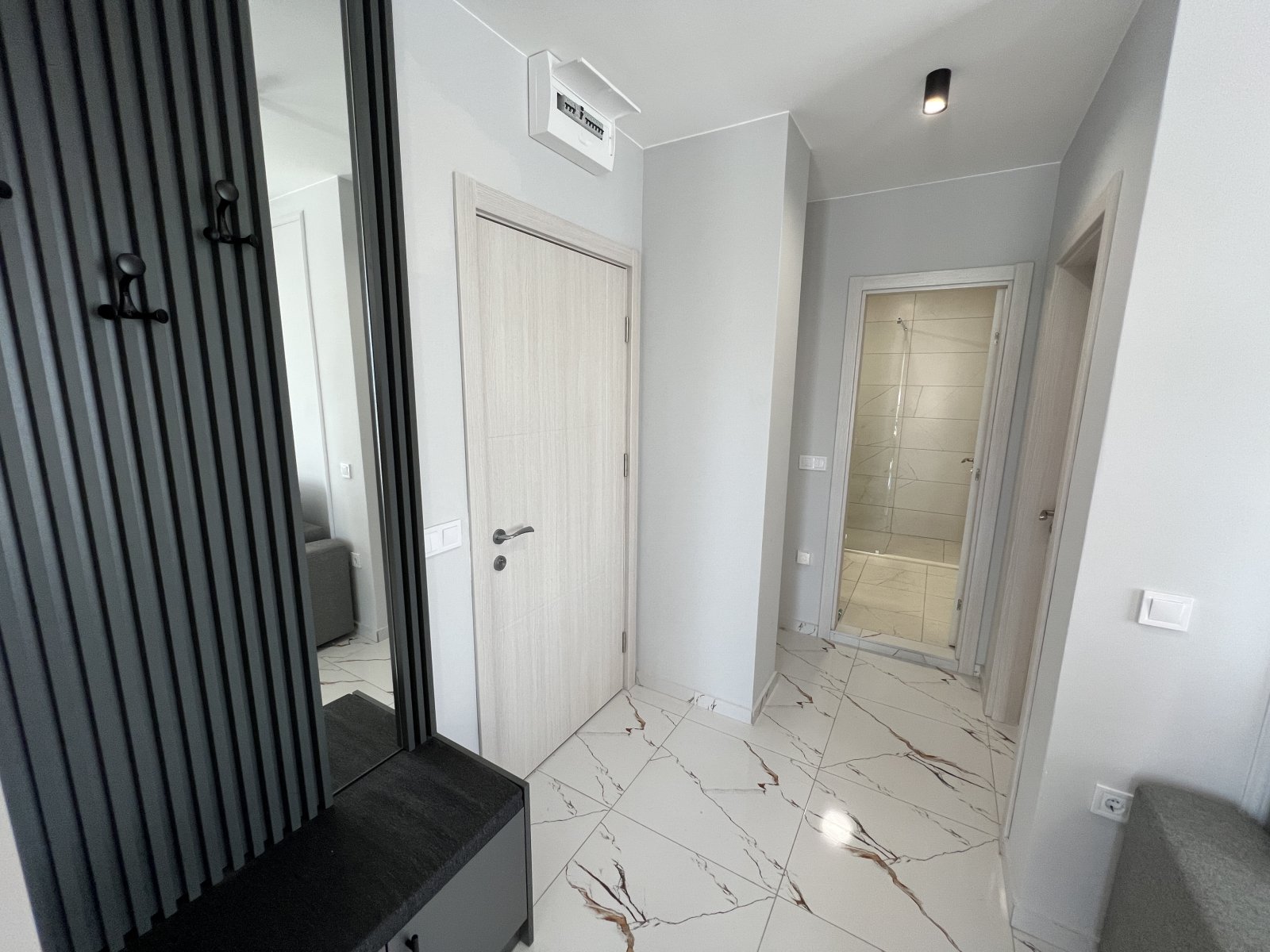 Appartamento con due camere nel complesso Emilia Romana Park al lungomare del sole