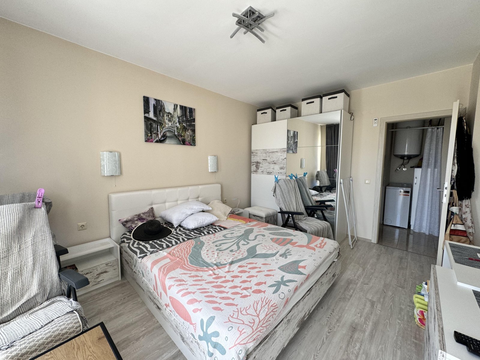 Appartamento con tre stanze e vista sulla piscina nel complesso Sea Dreams a Sveti Vlas