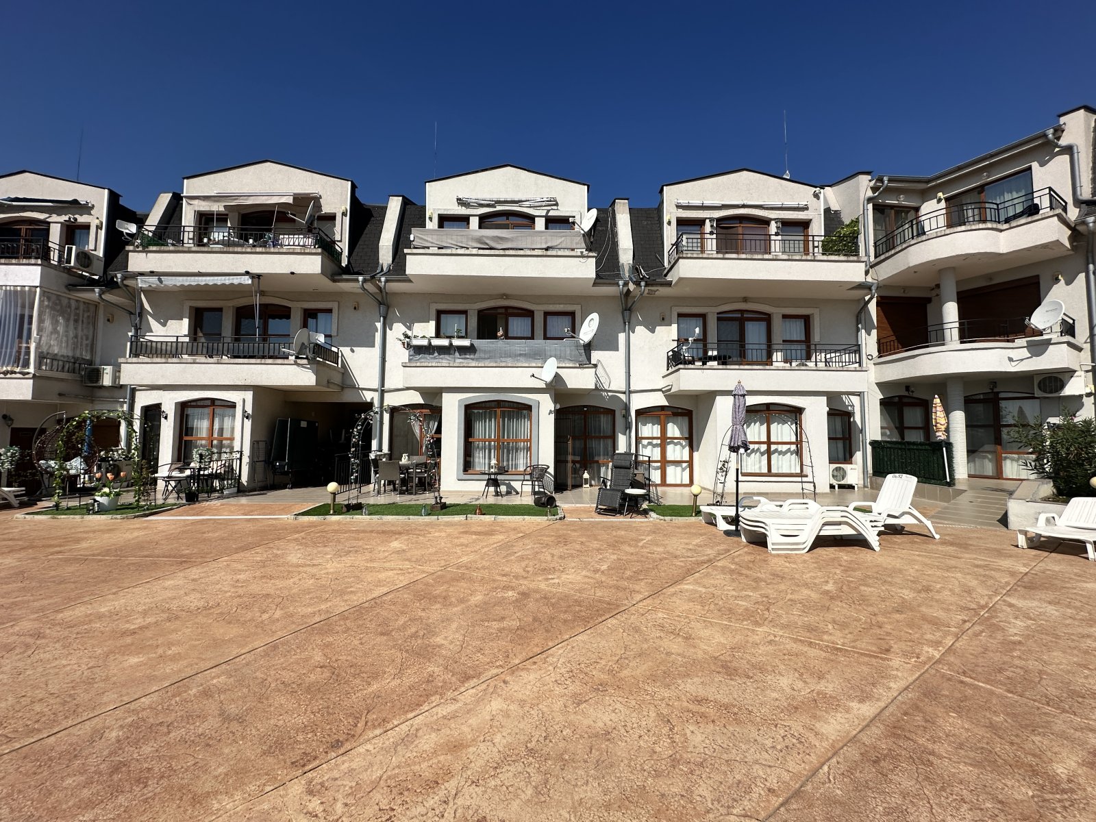 Kosharitsa: 3-room apartment with pool view in Nessebar View Kosharitsa, Bulgaria 