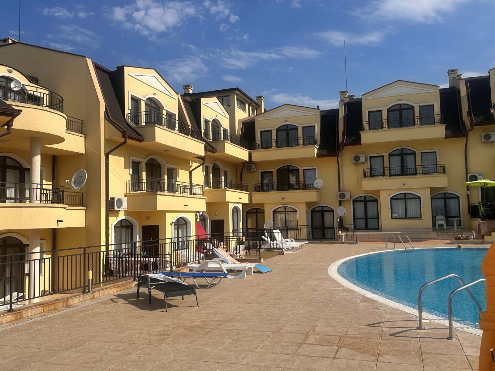 Appartamento di 3 locali con vista su Nessebar e piscina, Kosharitsa, Bulgaria