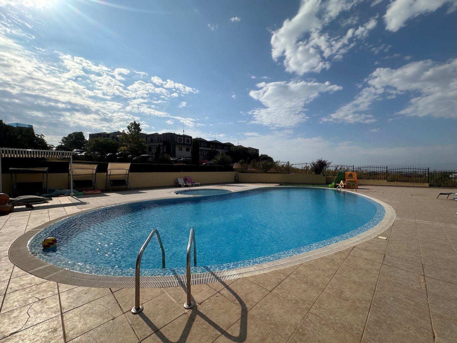 Appartamento di 3 locali con vista su Nessebar e piscina, Kosharitsa, Bulgaria