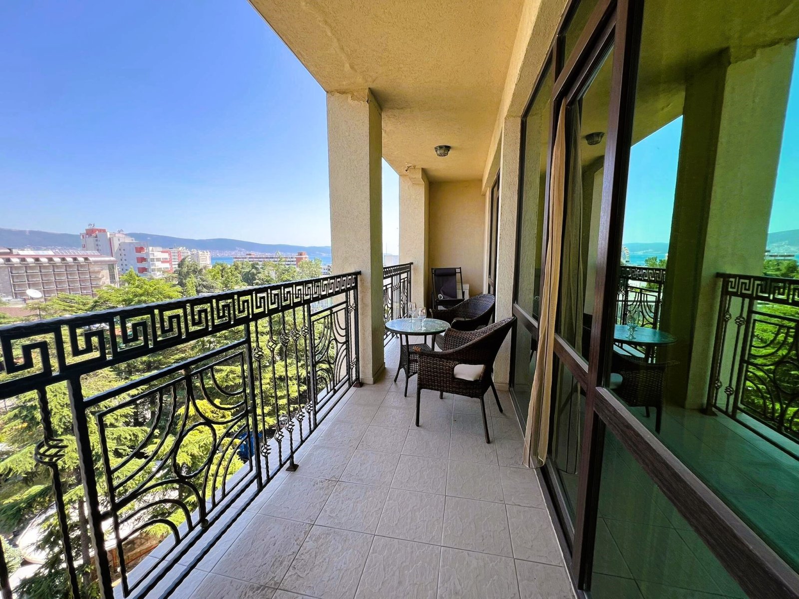 Appartamento con una camera da letto con vista mare nel complesso Babylon a Sunny Beach