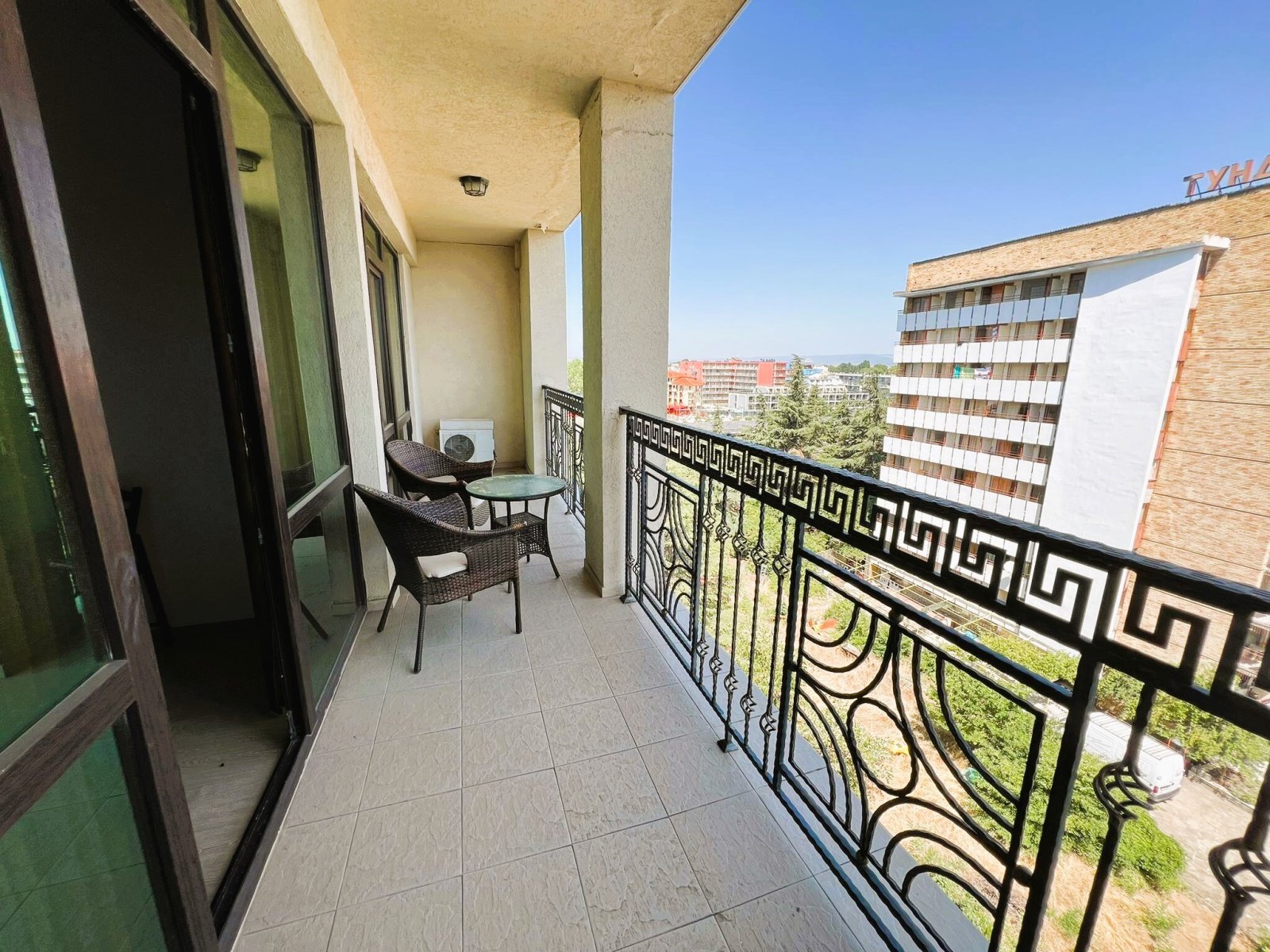 Appartamento con una camera da letto con vista mare nel complesso Babylon a Sunny Beach