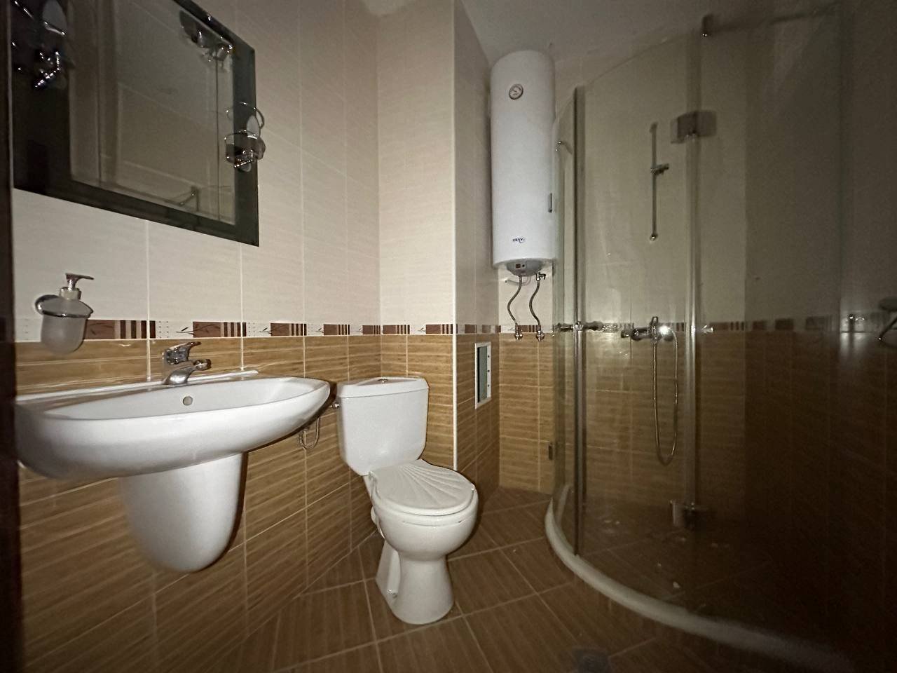 Appartamento con tre camere nel complesso Cascadas 1 – con vista sulla piscina