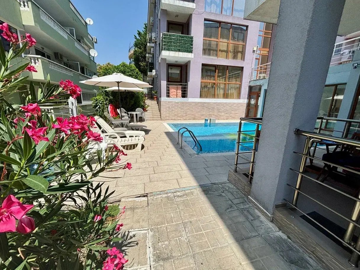 Appartamento con 3 camere nel complesso Noz Izgrev Sveti Vlas Bulgaria