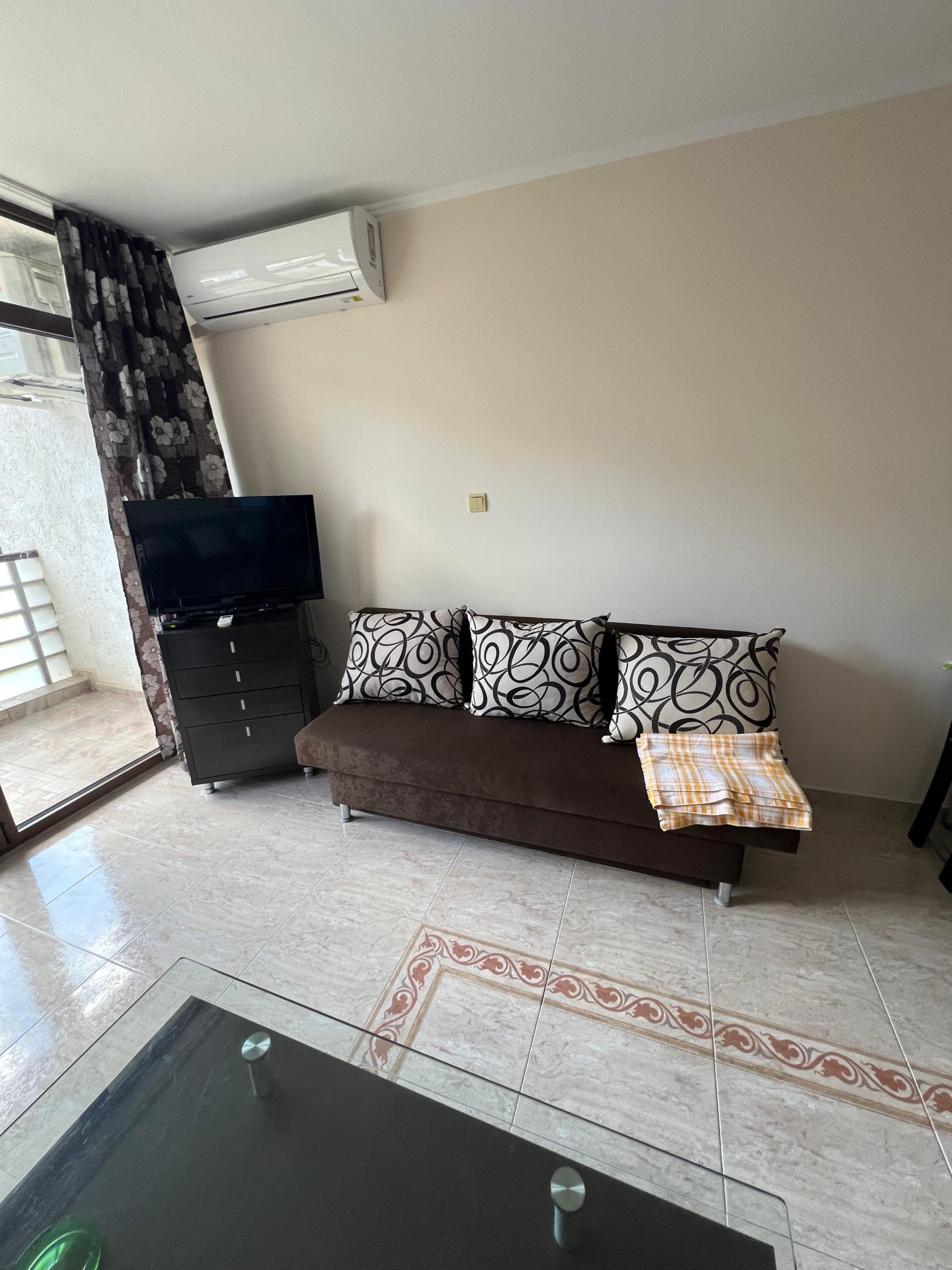 Appartamento con due camere nel complesso Diamant con vista parziale sul mare a Sveti Vlas