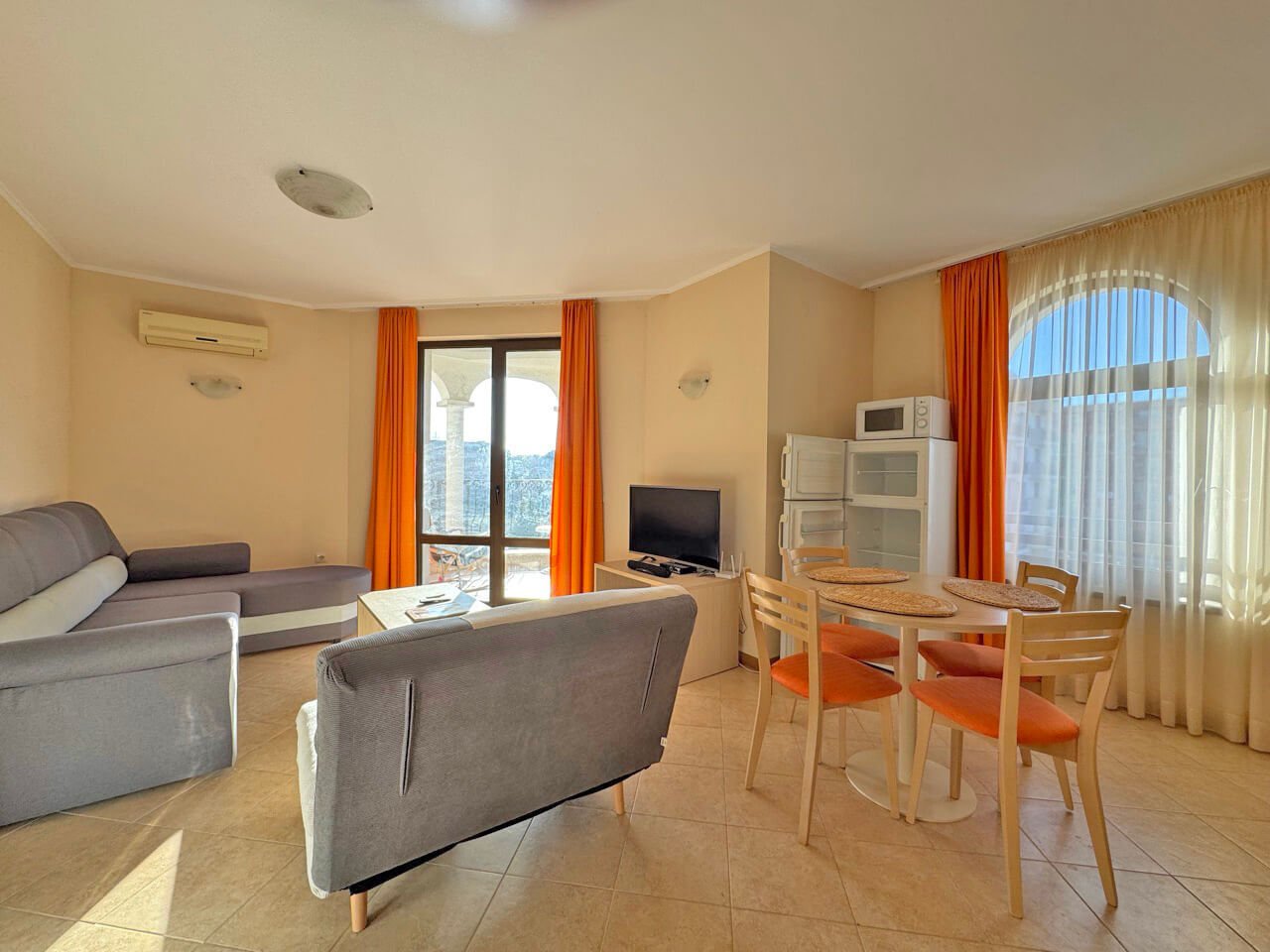 Appartamento con tre camere nella residenza Royal Sun, Sonnenstrand, Bulgaria.