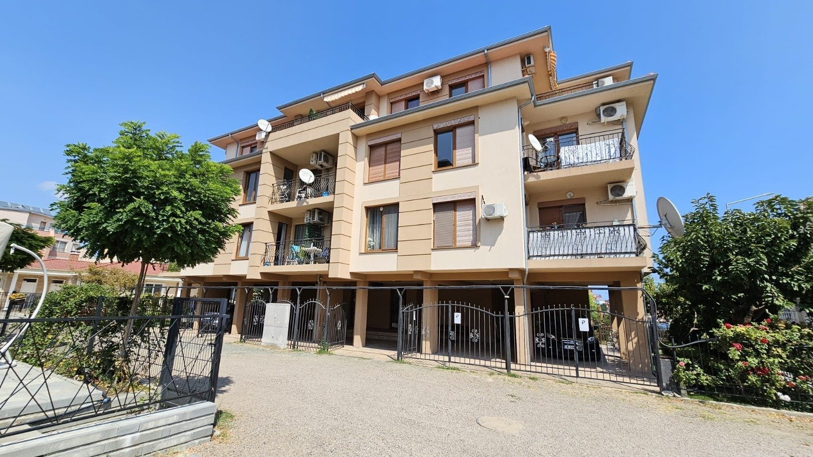 Appartamento con 2 camere nel complesso Elitonia 2 a Ravda, Bulgaria