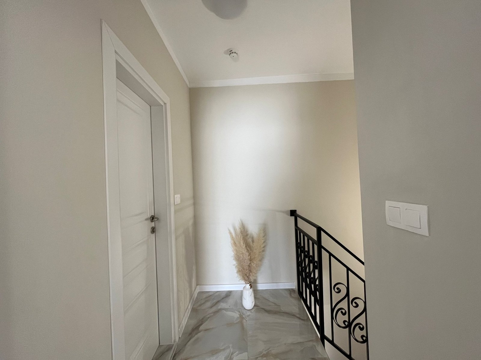 Bella appartamento duplex di 3 camere a Ravda, Bulgaria