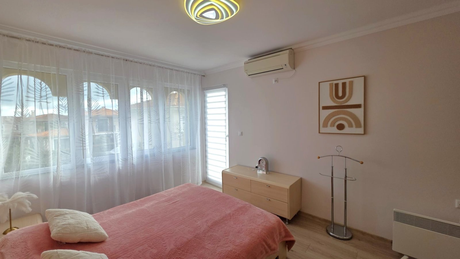 Casa su due piani con cinque stanze nel complesso Victoria Hill, Sarafovo, Bulgaria