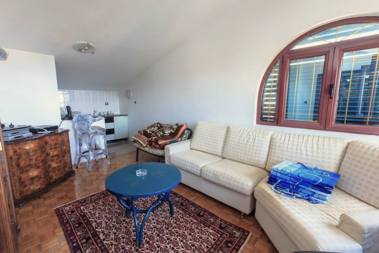 Antik möbliertes, geräumiges Haus mit Meerblick in Bar, Šušanj