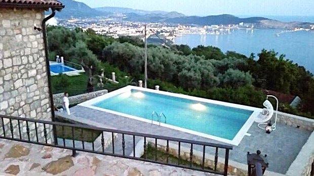 Bar, Šušanj: Luksusowa willa z widokiem na morze i basenem Šušanj 