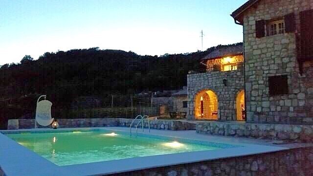 Luksusowa willa z widokiem na morze i basenem Šušanj