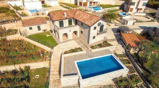 Luksusowa willa z widokiem na morze i basenem Šušanj