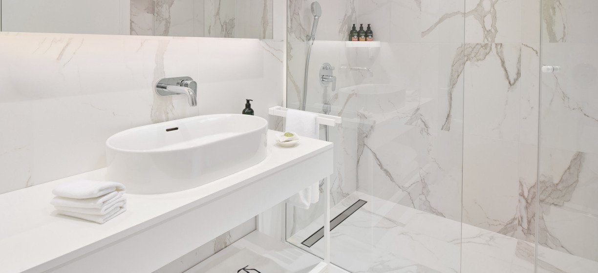 Luxus und Einkommen vereint – Apartment 200 m vom Meer entfernt in einem Top-Resort in Umag Savudrija, Istrien