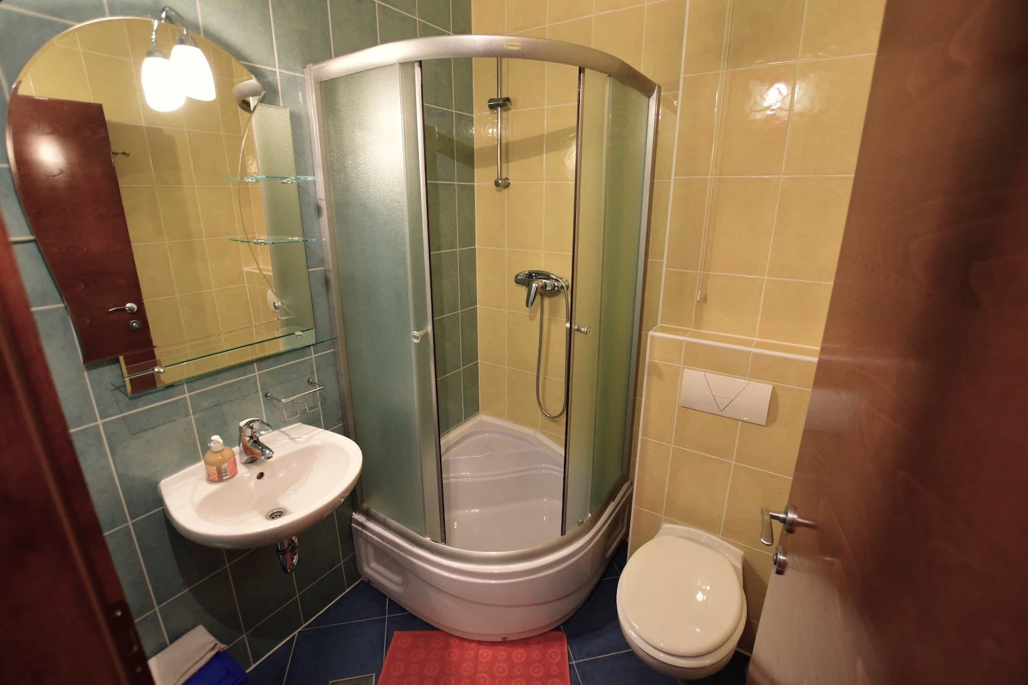 Komfortables Minihotel mit Gästehaus, Investitionspotenzial am Meer, Vodice