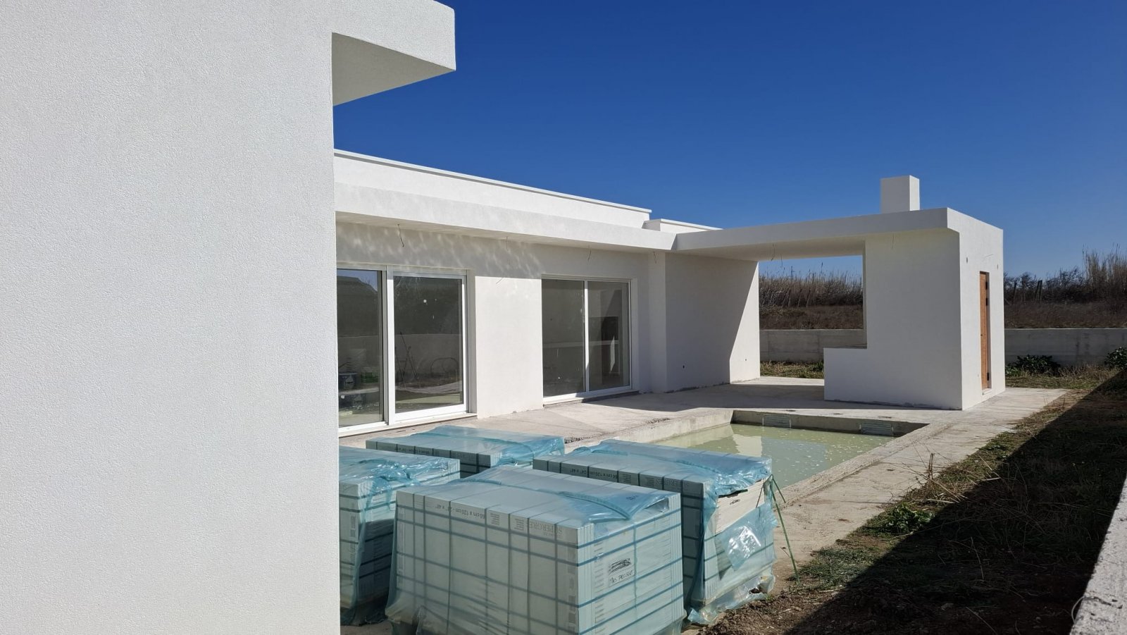 Elegante Villa mit Pool und Sommerküche in ruhiger Lage in Privlaki. Idealer Ort zum Entspannen und Genießen.