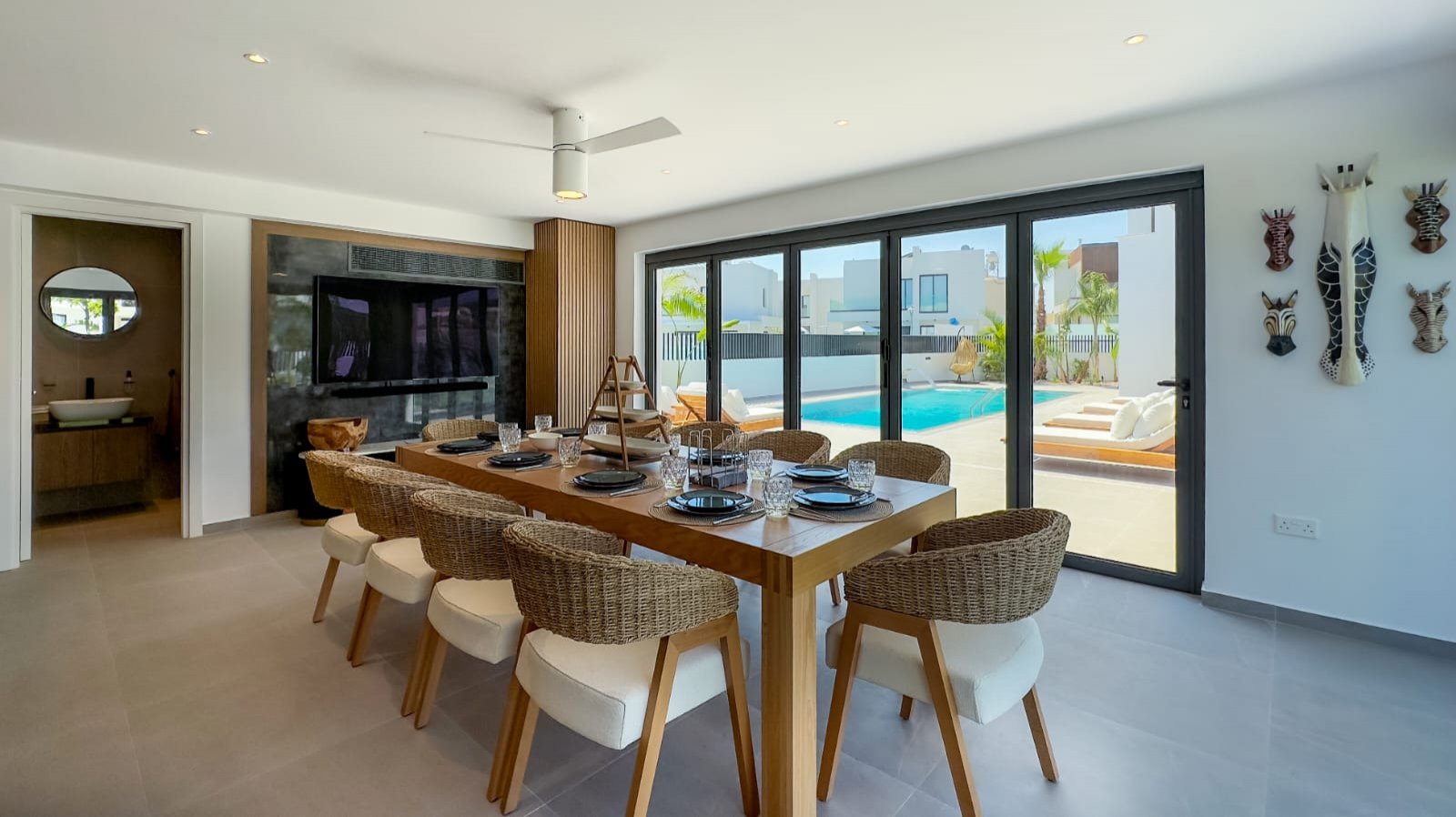 Anlagevilla neben dem neuesten Yachthafen Zyperns, mit privatem Grundstück und Swimmingpool