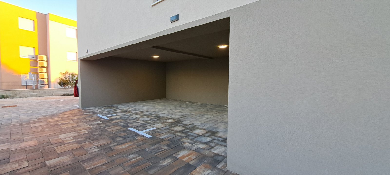 Premium-Apartment nur 50 m vom Meer entfernt, Dachterrasse → Privlaka