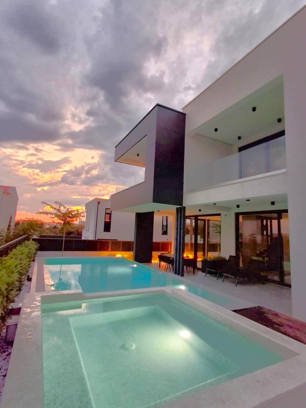 Exklusive Villa mit Pool, Whirlpool und Sauna, 70 m vom Meer entfernt in Privlaka