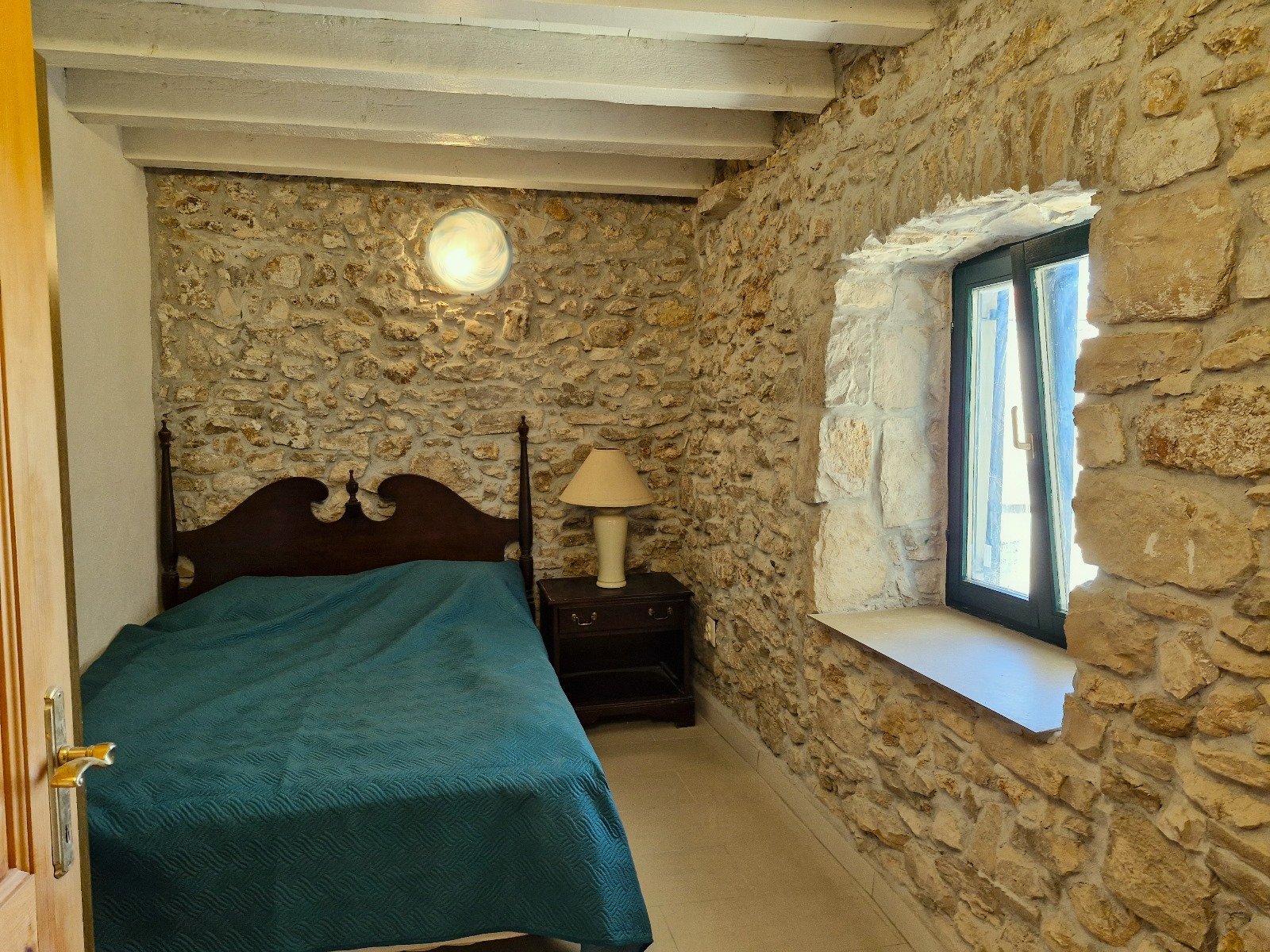 Steinhaus mit Blick auf das Meer und die Weinberge – friedliches Leben im Herzen der Insel Korčula