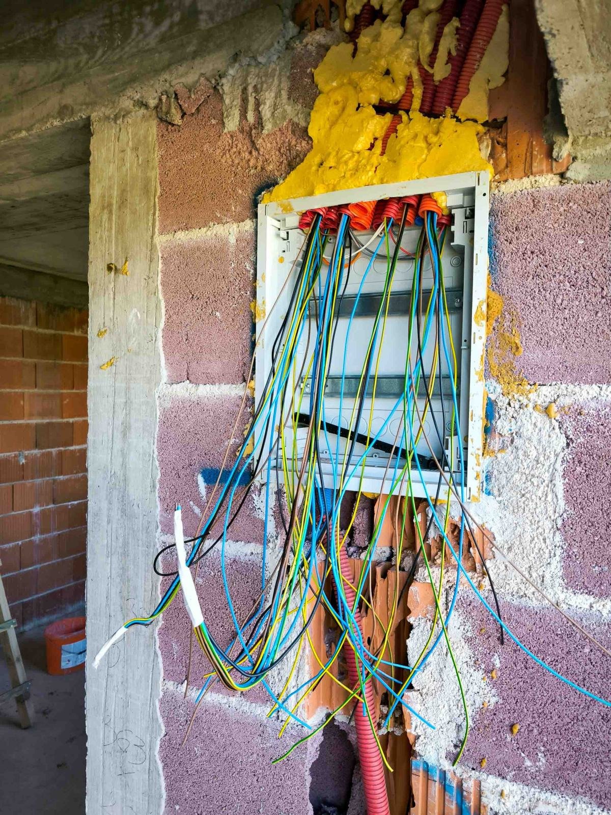Haus im Bau auf einem großen Grundstück von 3500 m² mit Obstgarten – Vrbovec, Celine