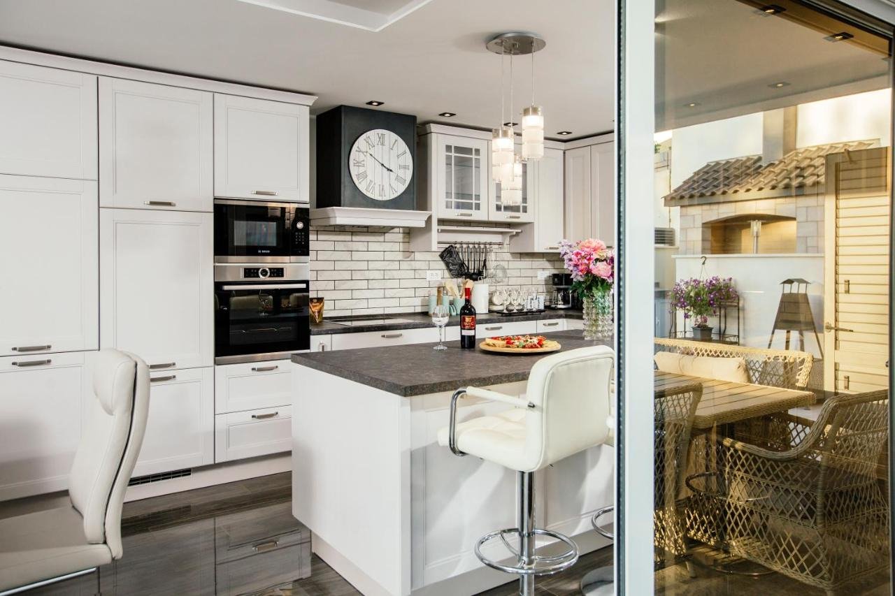 Elegante Villa mit Panoramablick aufs Meer und privatem Pool in Podstrana