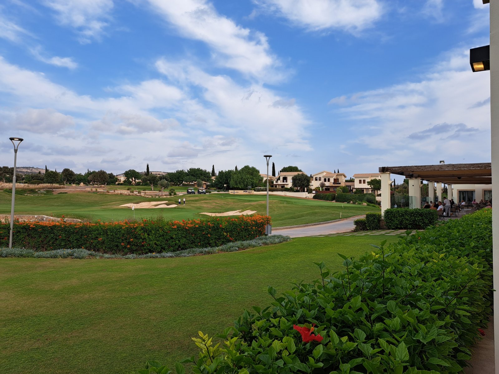 Luxuriöse 2-Zimmer-Wohnung, große Terrasse (50 m²), Bezugsfertig im Jahr 2025