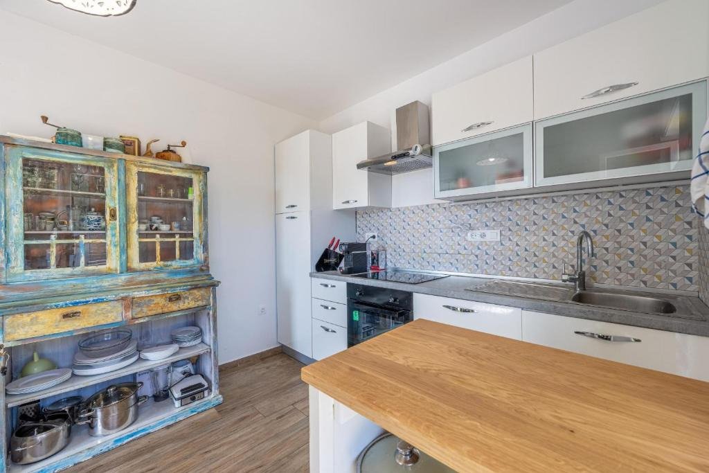 Luxuriöse Villa mit Aussicht und Swimmingpool in Strandnähe in einer natürlichen Oase – Pavićini, Duga Uvala, Istrien