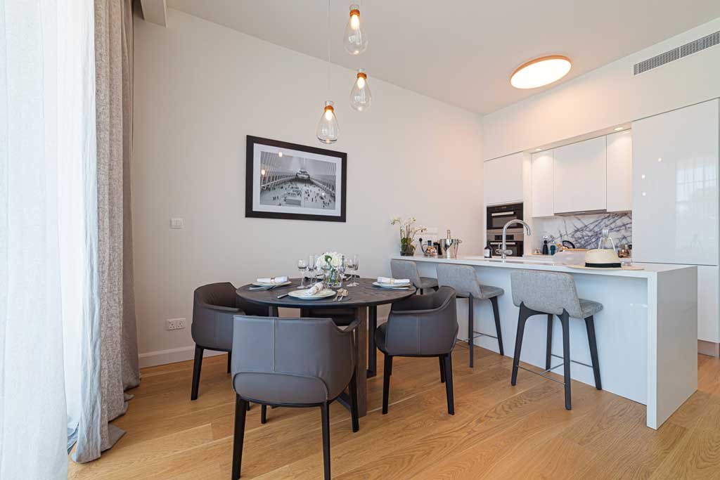 Investierendes Dreizimmer-Apartment nur 200 m vom Meer in Limassol, Meerblick