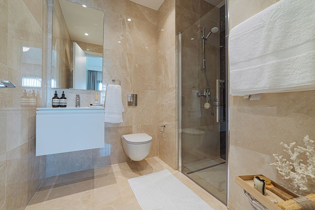 Investierte 3+1-Zimmer-Wohnung nur 200 m vom Meer in Limassol, Meerblick