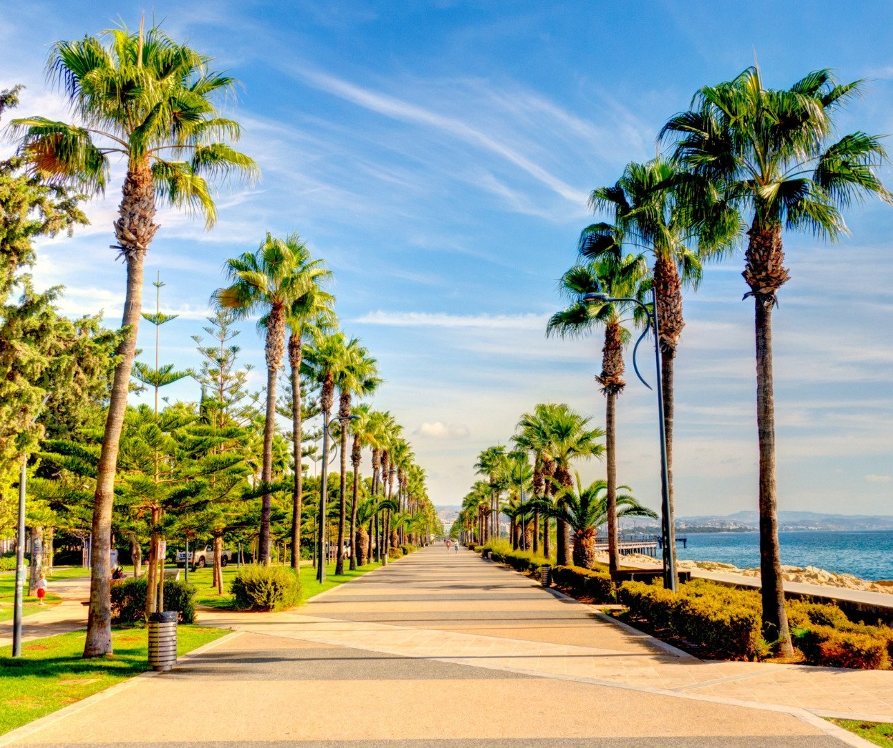 Investierte 3+1-Zimmer-Wohnung nur 200 m vom Meer in Limassol, Meerblick