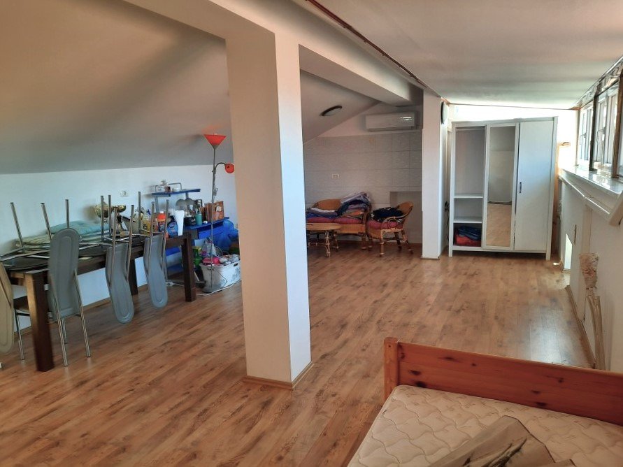 Renoviertes Haus im Herzen von Medulin mit Meerblick – ein ruhiger Ort zum Wohnen, für Ruhe und als Kapitalanlage.