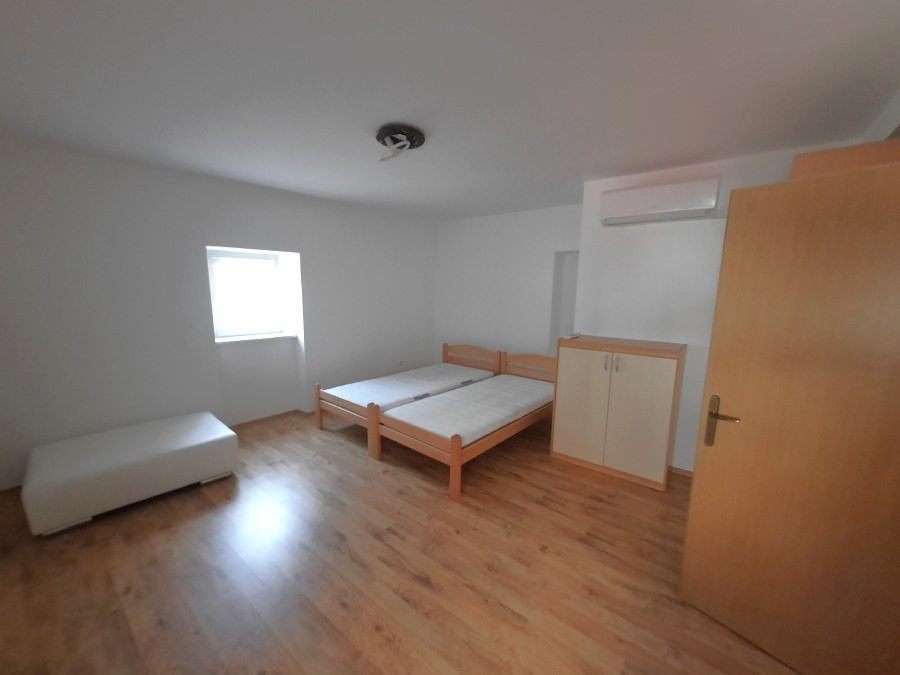 Renoviertes Haus im Herzen von Medulin mit Meerblick – ein ruhiger Ort zum Wohnen, für Ruhe und als Kapitalanlage.