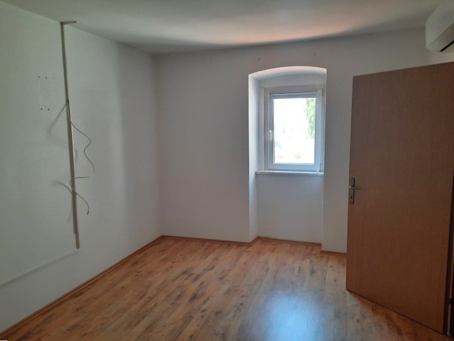 Renoviertes Haus im Herzen von Medulin mit Meerblick – ein ruhiger Ort zum Wohnen, für Ruhe und als Kapitalanlage.