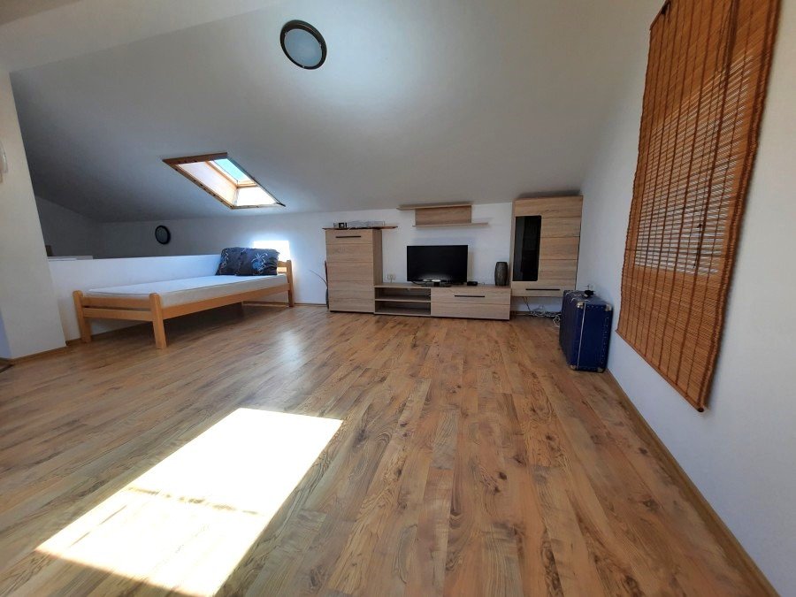 Renoviertes Haus im Herzen von Medulin mit Meerblick – ein ruhiger Ort zum Wohnen, für Ruhe und als Kapitalanlage.