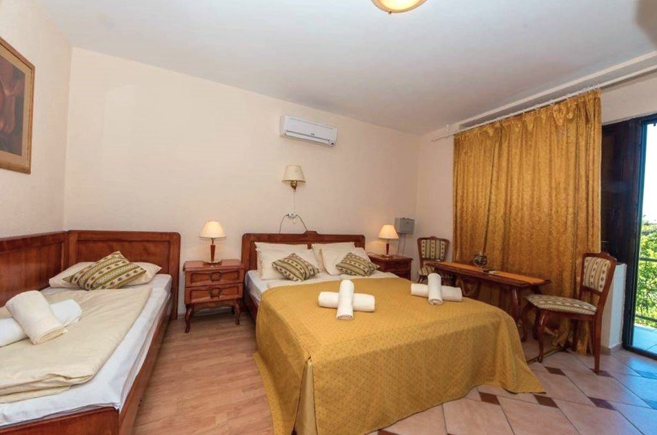 Gemütliches Mini-Hotel mit Restaurant und Pool, nur 100 m vom Meer entfernt – Crikvenica