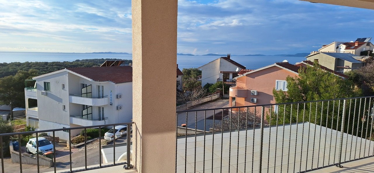 Exkluzivní Penthouse s otevřeným výhledem na more a staré mesto Primošten