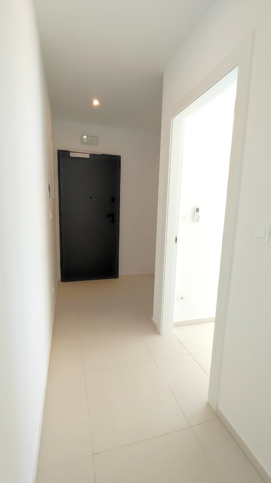 Modernes Apartment mit Meerblick, 400 m vom Strand von Vodice entfernt.