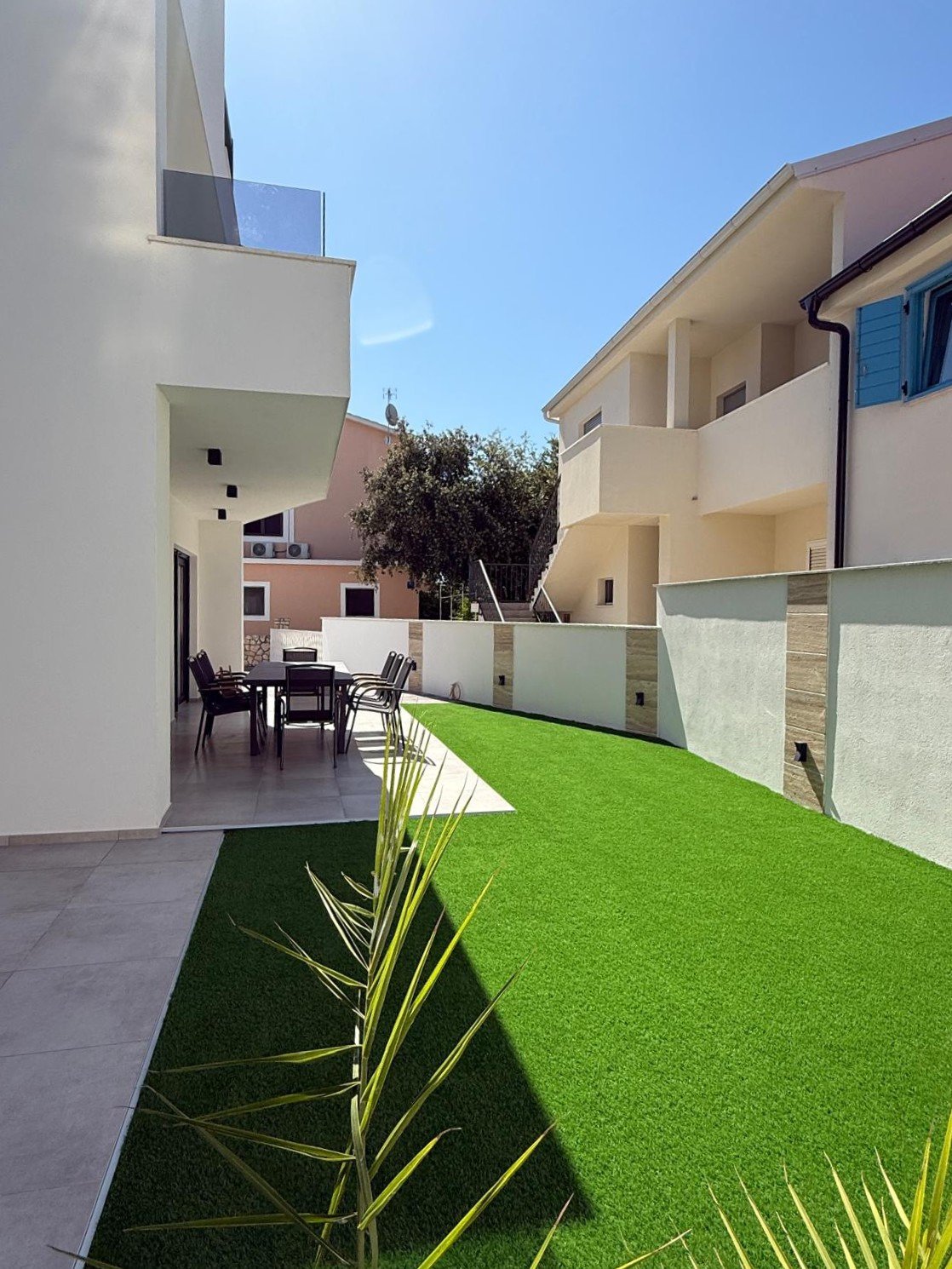 Nowoczesny dom w zabudowie bliźniaczej z widokiem na morze, kilka kroków od plaży Srima