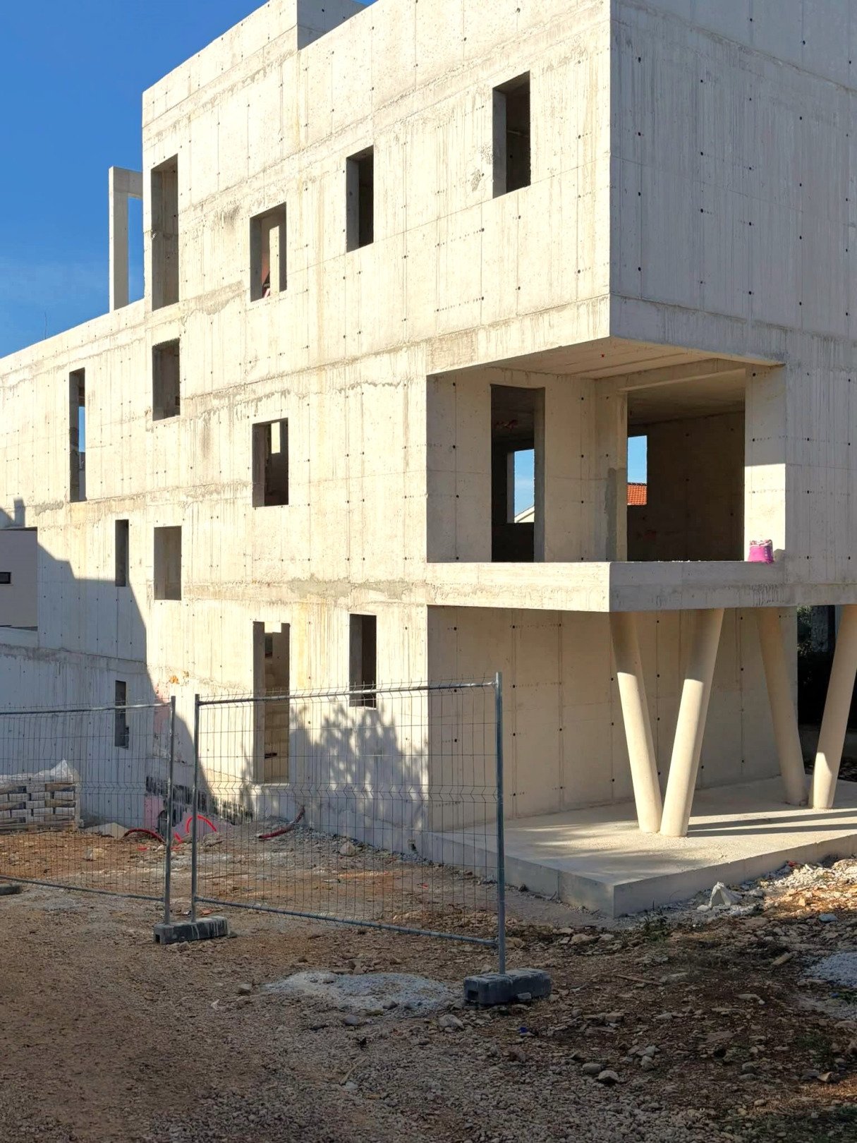 Mieszkanie na parterze z ogrodem 50 m od morza Kožino