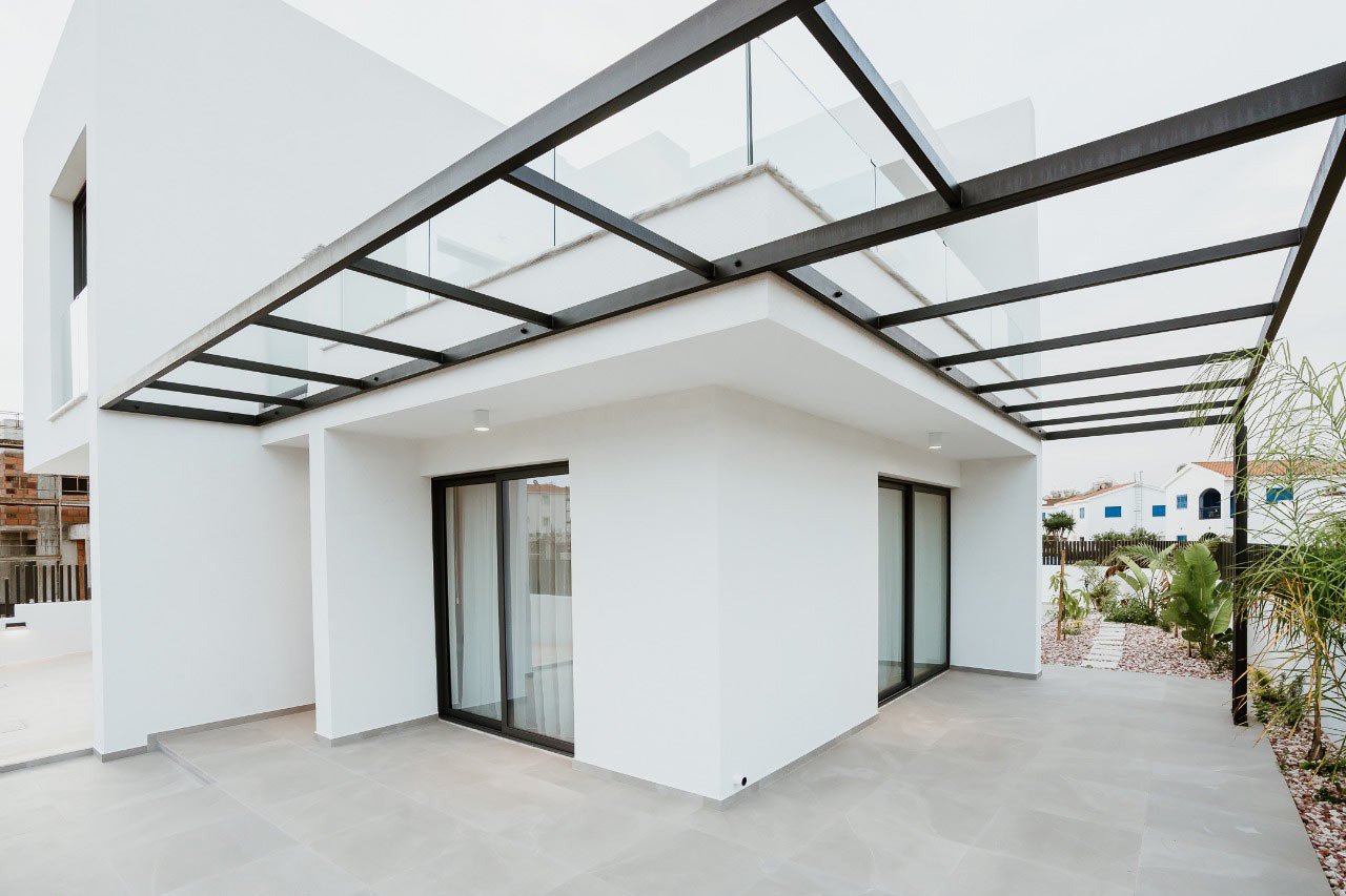 Anlagevilla mit garantierter Rendite, großem Grundstück und Swimmingpool