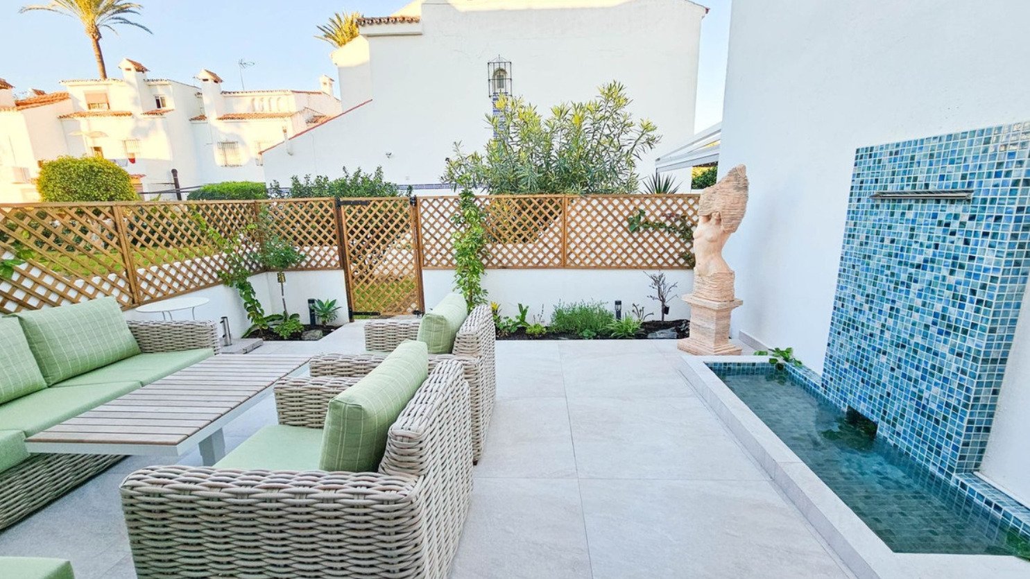 Wunderschönes Haus mit Panoramablick aufs Meer – nur 1 Gehminute vom Strand entfernt, Casares Costa del Sol